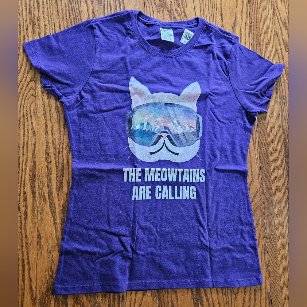 The Meowtains Are Calling Snowboard Ski Goggles Cat Women's T-shirt Small Purple